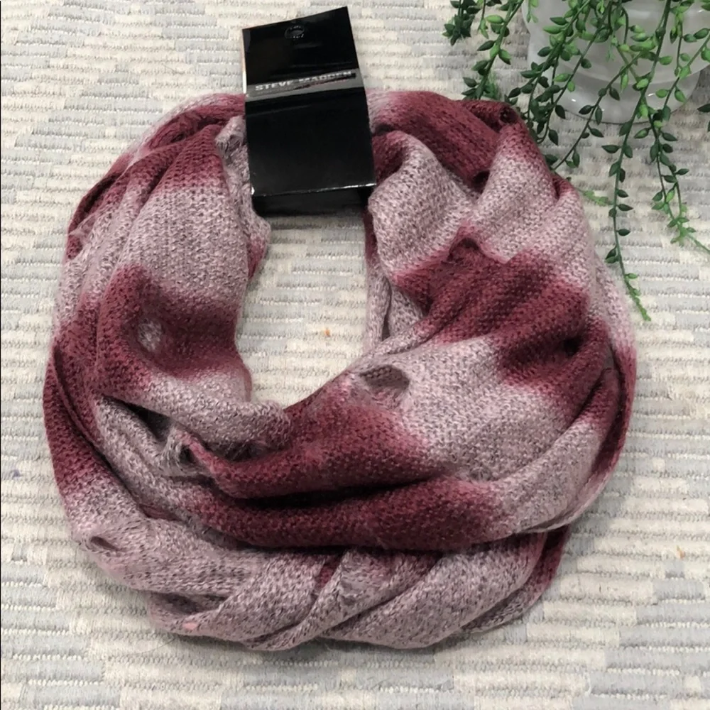 Steve Madden scarf